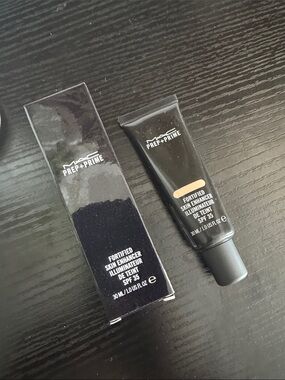 MAC Prep + Prime Fortified Skin Enhancer - Light/Beige